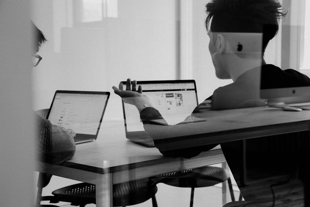Team planning a software delivery program